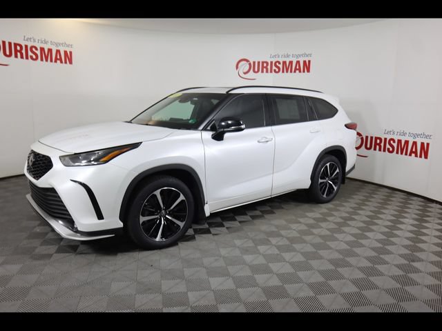 Used 2022 Toyota Highlander XSE AWD/4WD image 9