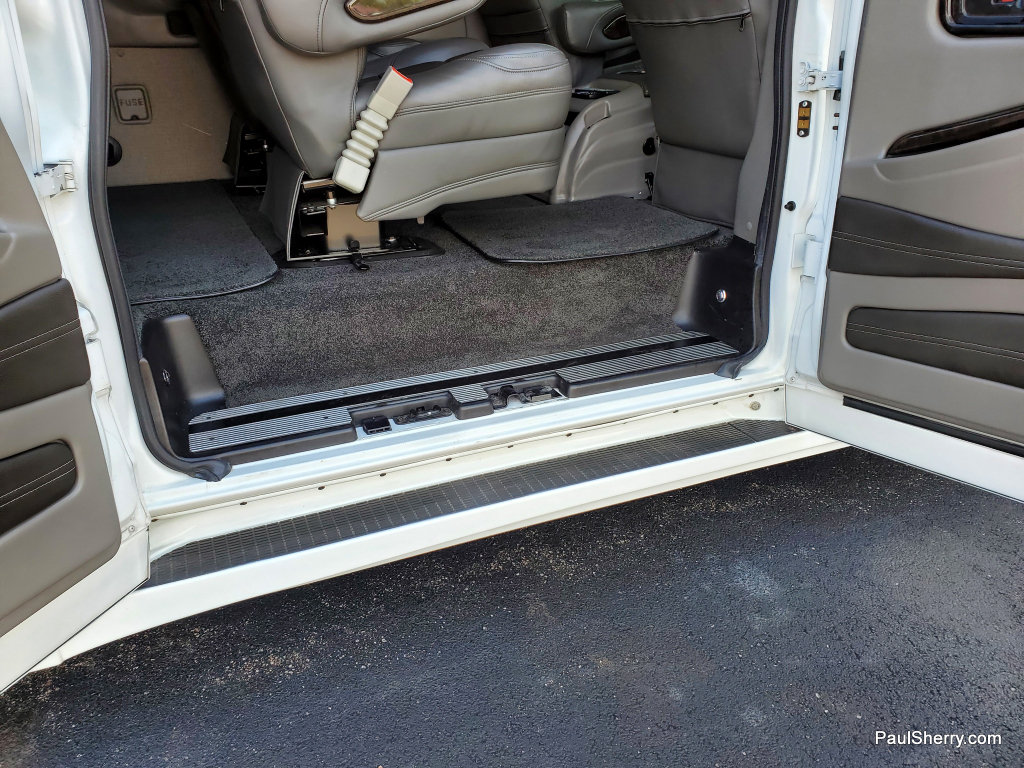 Used 2020 Chevrolet Express 2500 w/ Enhanced Convenience Package RWD image 26