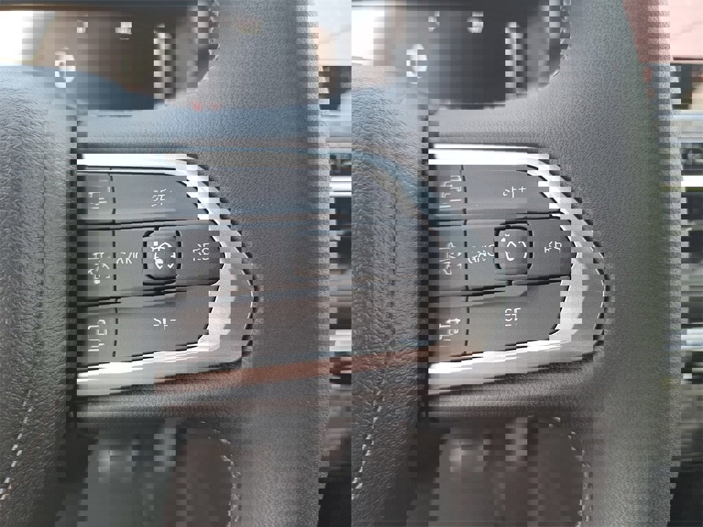 New 2026 Jeep Compass Limited w/ Sun, Sound & Navigation Group image 18