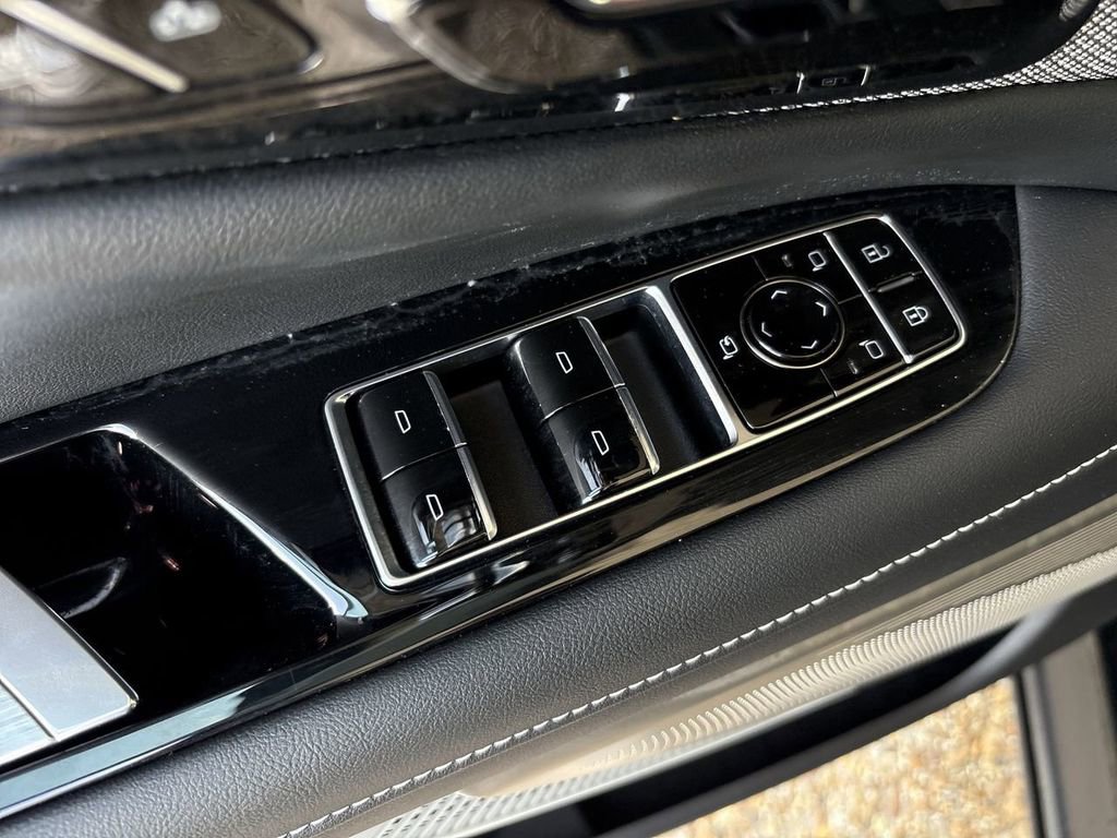 Certified 2025 Cadillac Optiq Luxury 2 w/ LPO, Floor Liner Package image 23