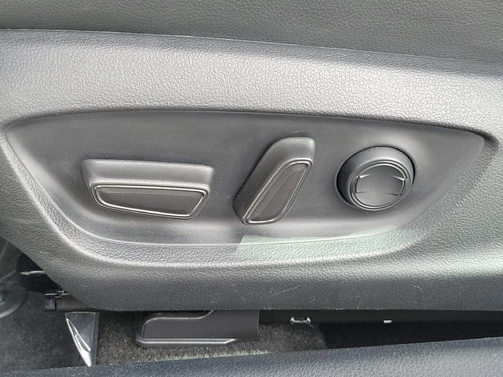 Used 2024 Toyota Camry SE FWD image 17
