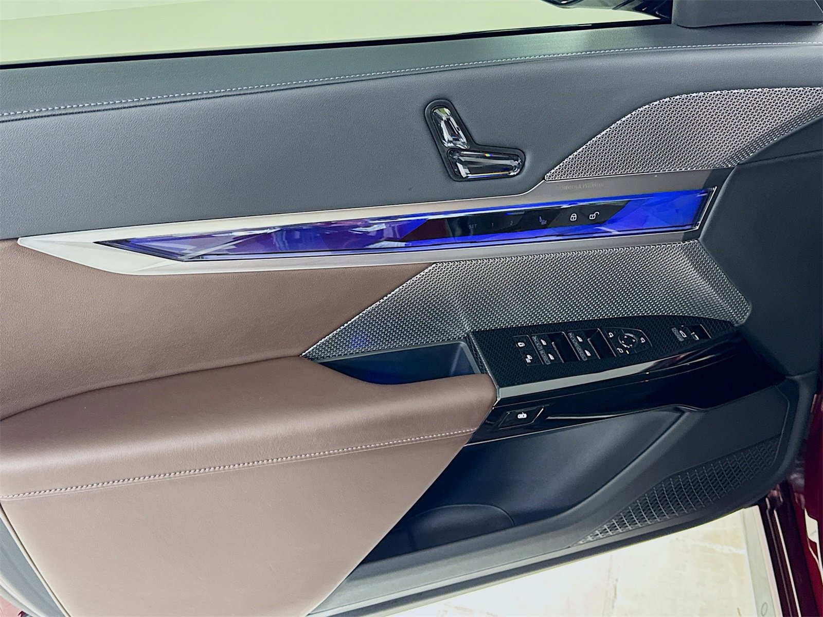 Used 2025 BMW 760i xDrive w/ Executive Package image 15