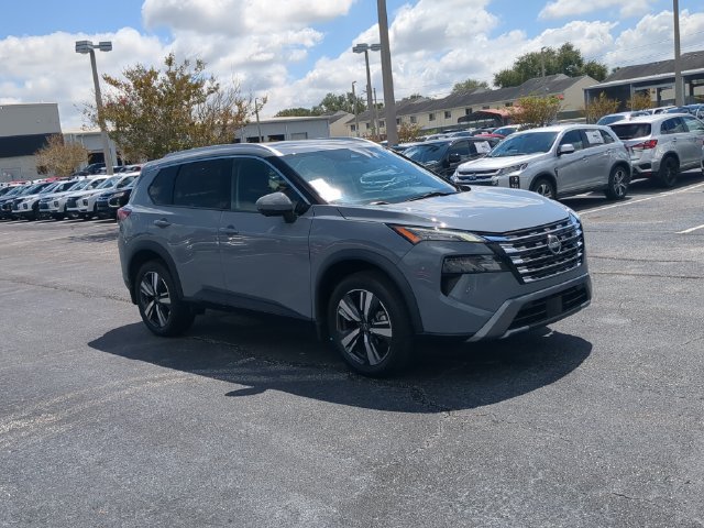 Used 2024 Nissan Rogue SL w/ SL Premium Package FWD image 4