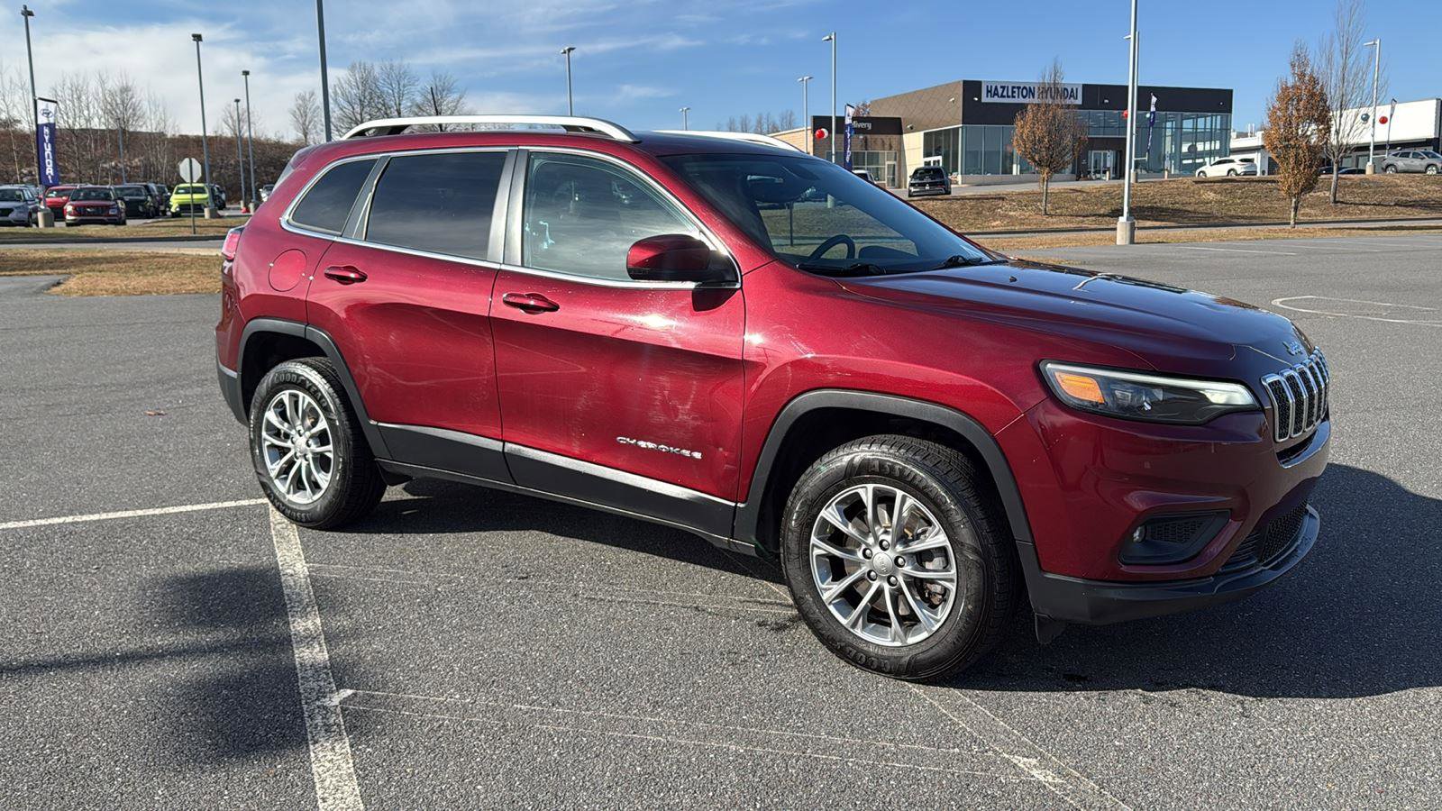 Used 2019 Jeep Cherokee Latitude Plus w/ Comfort/Convenience Group image 2