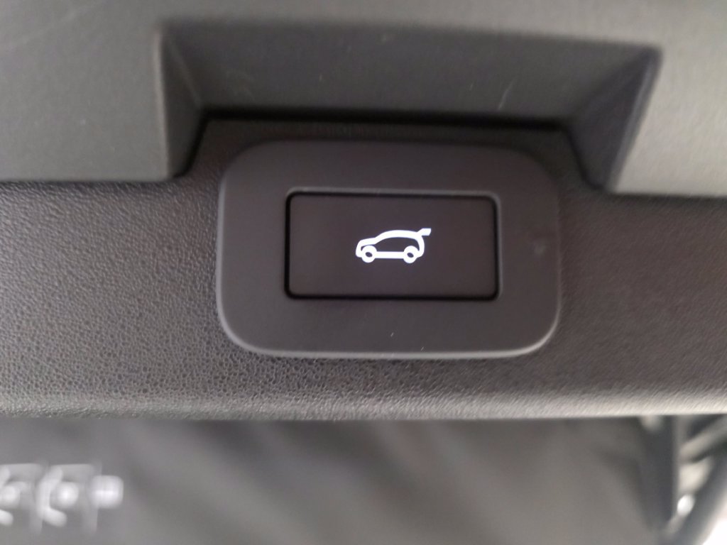 Certified 2025 Land Rover Discovery Dynamic SE AWD/4WD image 9