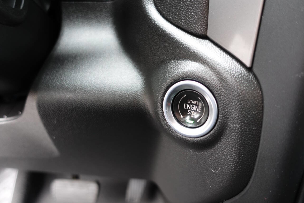 Used 2023 Chevrolet Silverado 1500 Custom image 45