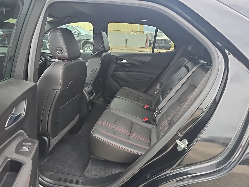 Used 2022 Chevrolet Equinox RS AWD/4WD image 12