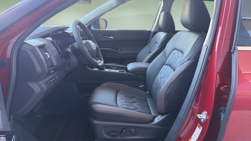 New 2026 Nissan Pathfinder Platinum AWD/4WD image 25