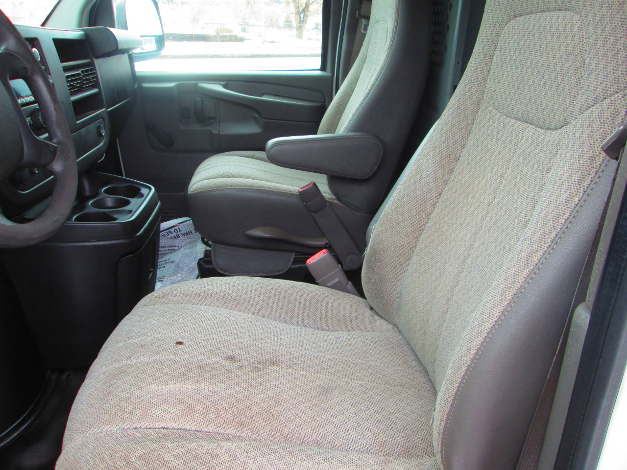 Used 2012 Chevrolet Express 2500 image 9