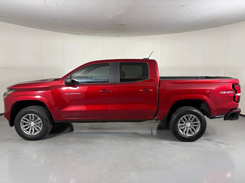 Used 2024 Chevrolet Colorado LT AWD/4WD image 5