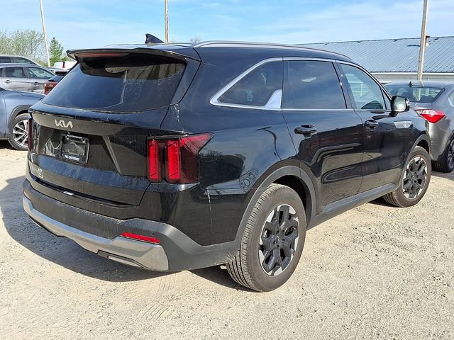 Used 2024 Kia Sorento S image 5