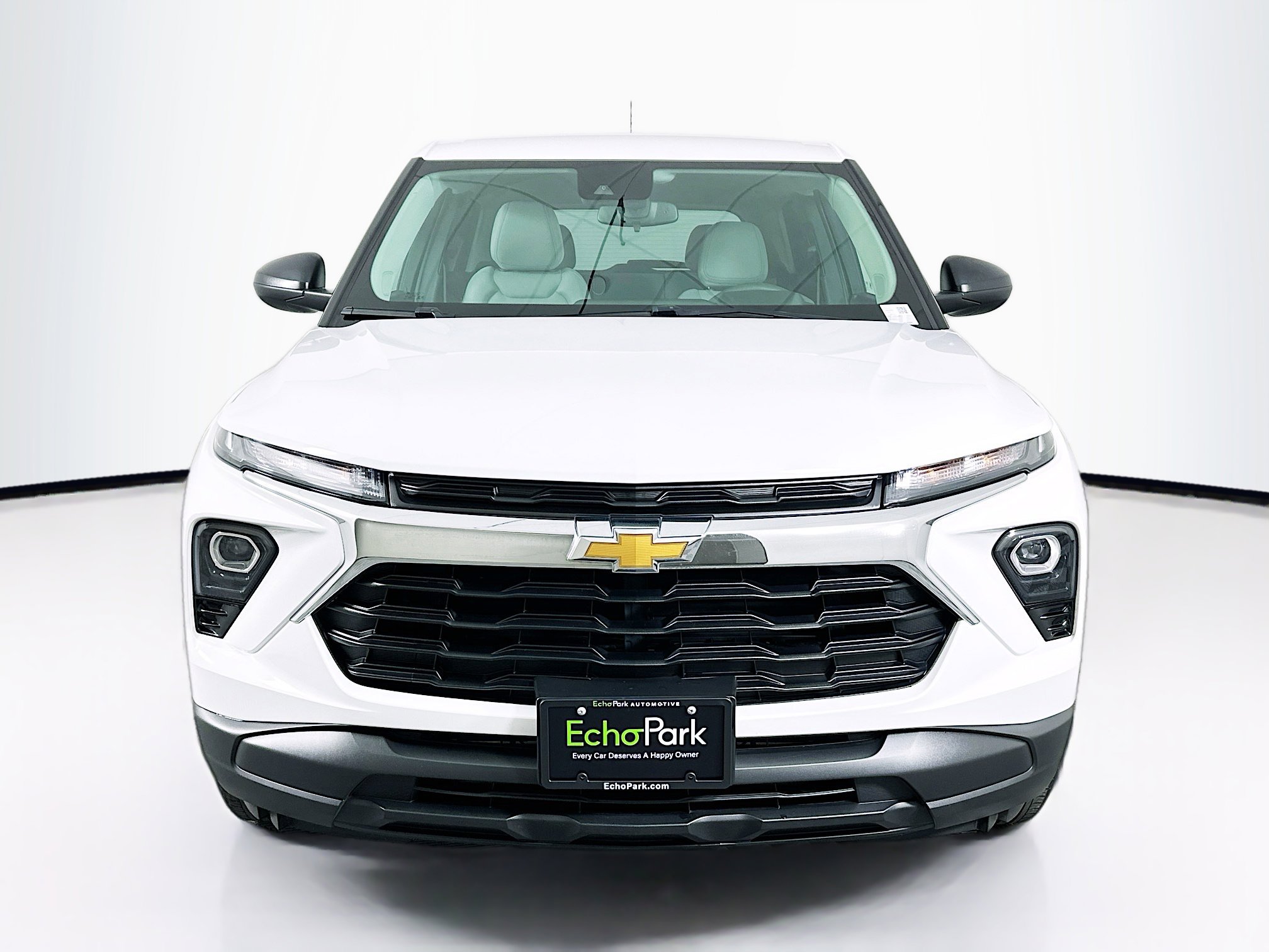 Used 2025 Chevrolet TrailBlazer LS w/ LS Convenience Package image 2