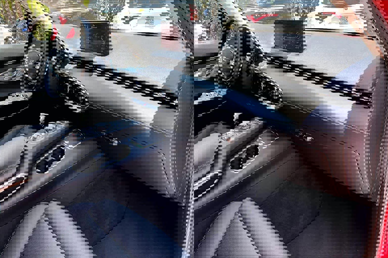 Used 2025 Genesis GV70 2.5T AWD/4WD image 19