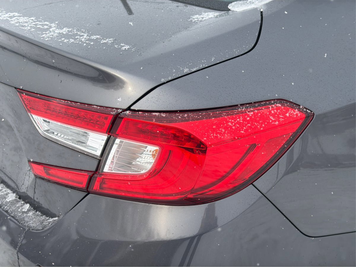 Used 2018 Honda Accord LX image 23