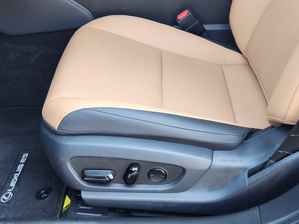 Certified 2025 Lexus ES 350 w/ Premium Package FWD image 23