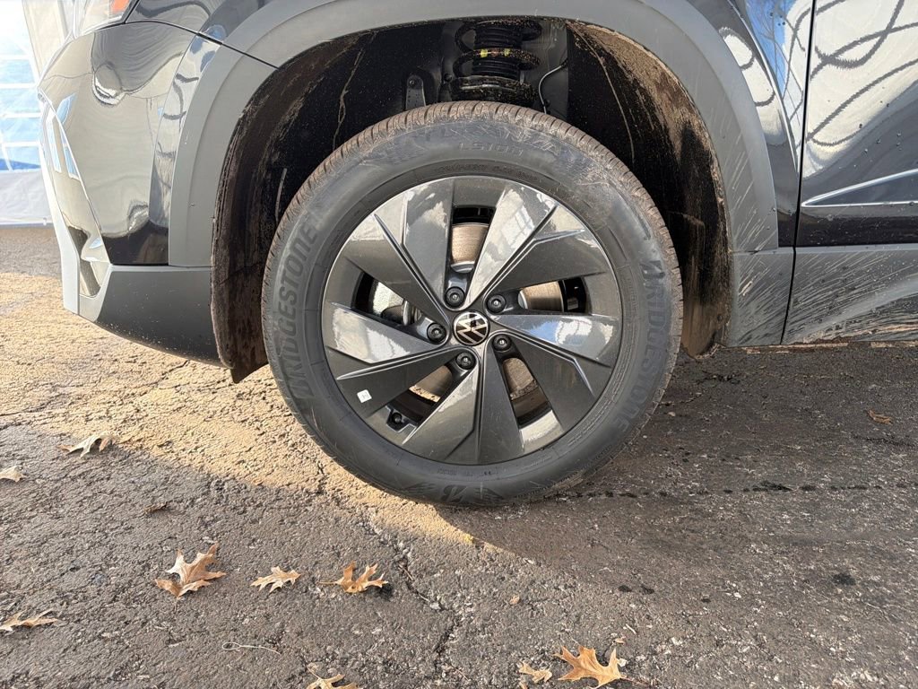 New 2026 Volkswagen Taos S image 29