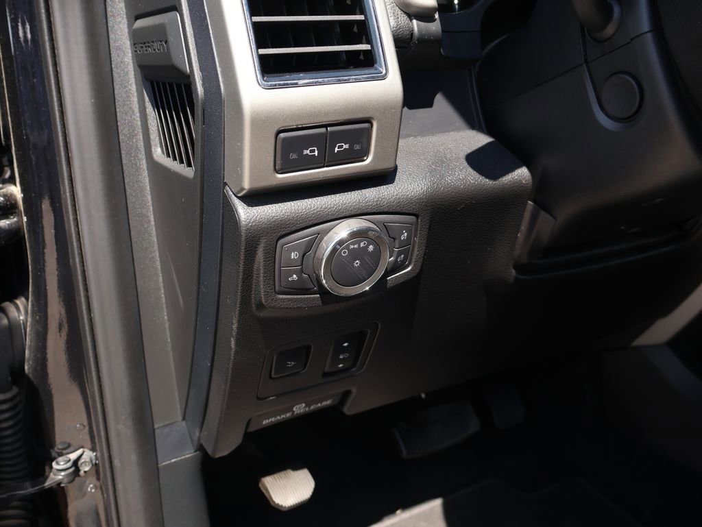Used 2020 Ford F250 Lariat w/ Lariat Ultimate Package AWD/4WD image 21