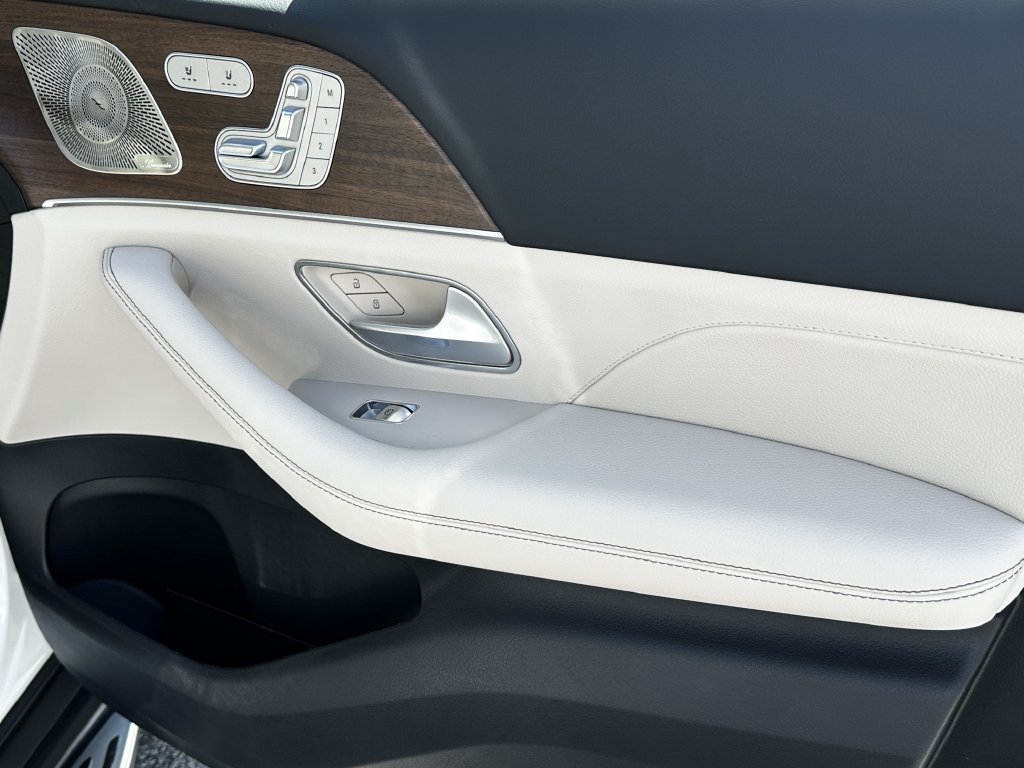 New 2026 Mercedes-Benz GLS 450 4MATIC image 16