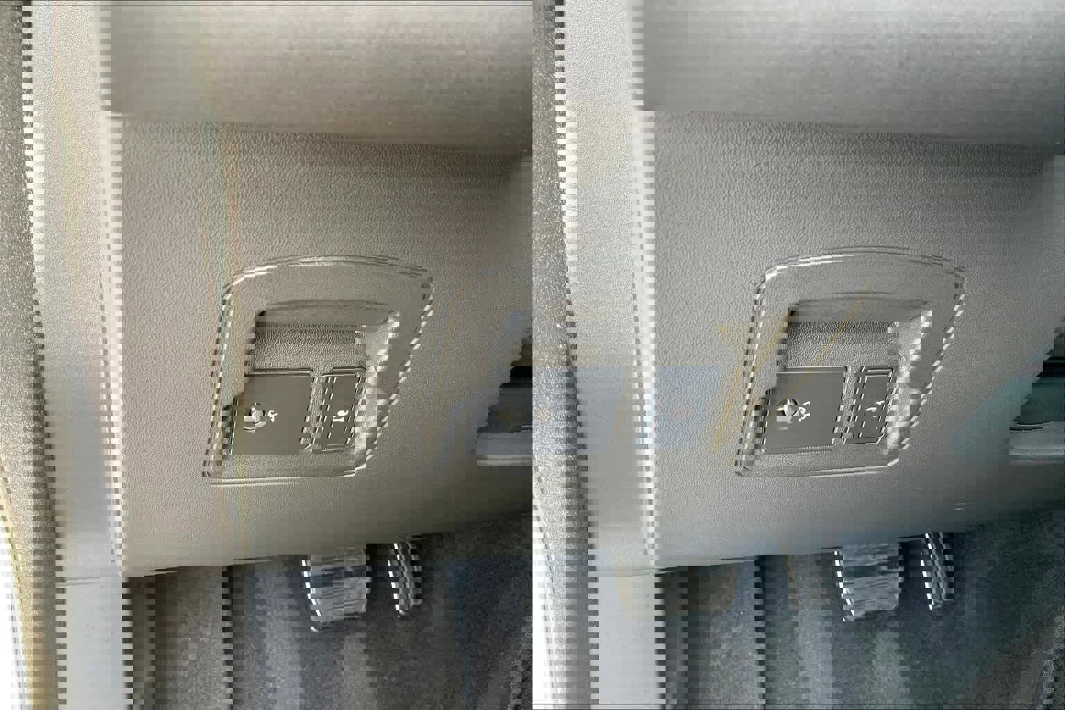 Used 2025 Land Rover Range Rover Velar Dynamic SE image 18