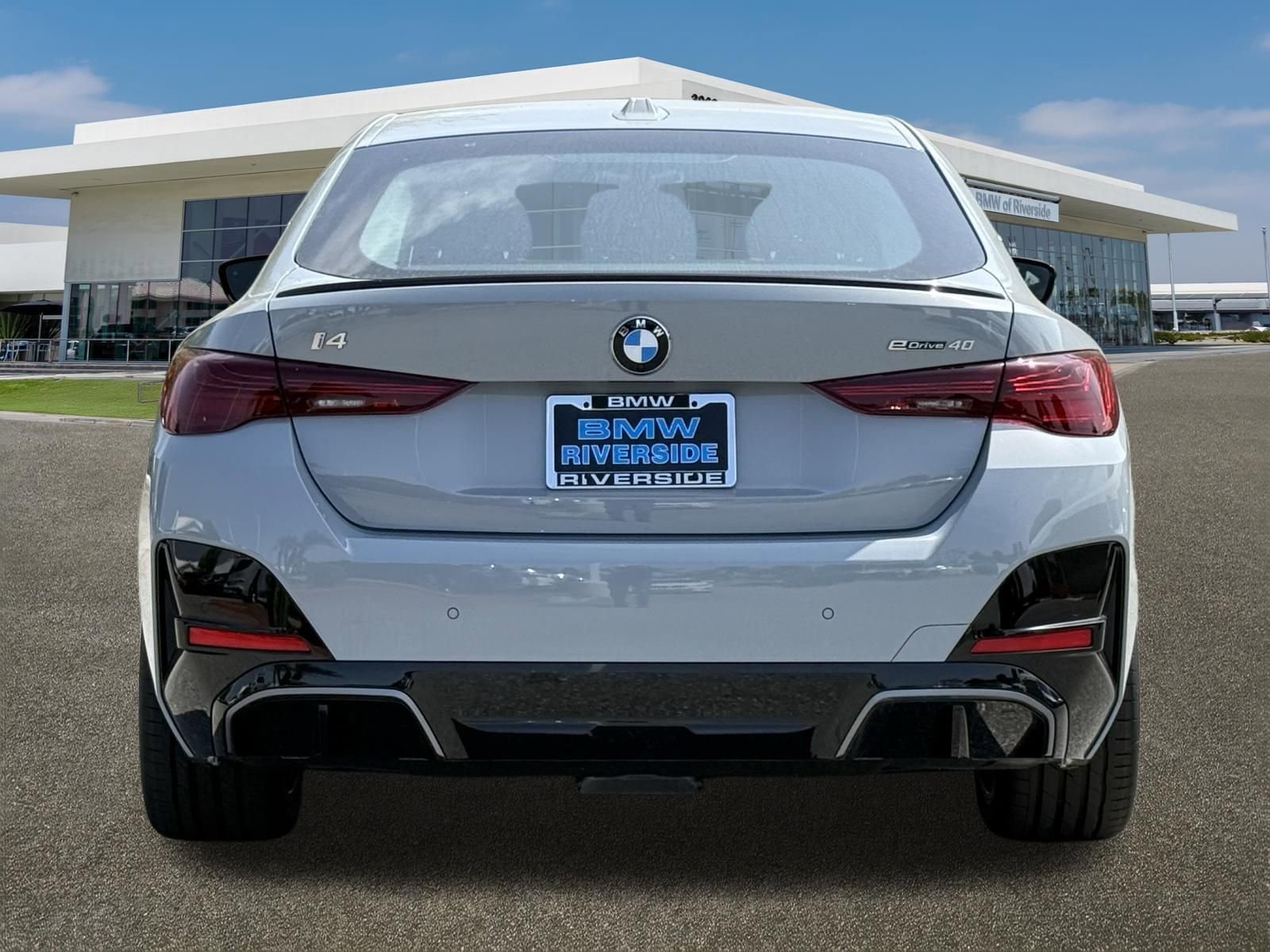 New 2026 BMW i4 eDrive40 w/ M Sport Package RWD image 9