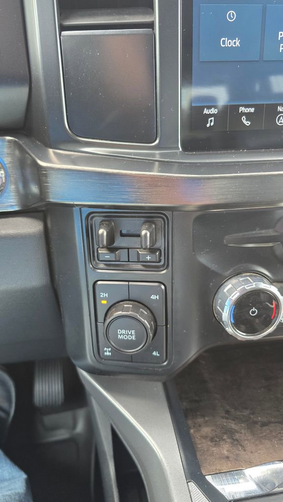 Used 2023 Ford F350 Lariat w/ Black Appearance Package image 23