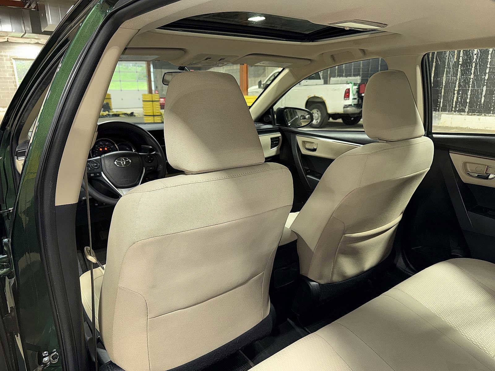 Used 2014 Toyota Corolla LE FWD image 26