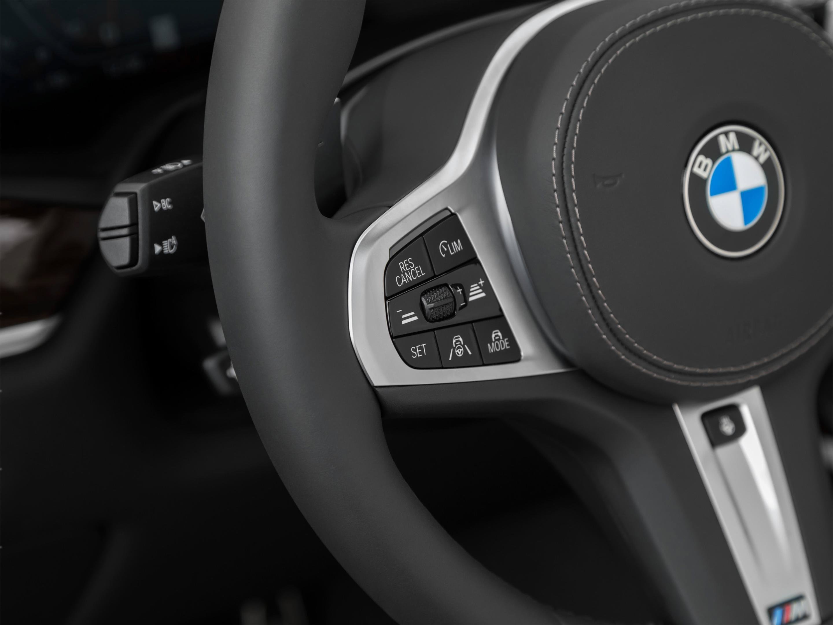 Used 2022 BMW X7 M50i w/ Dynamic Handling Package AWD/4WD image 51