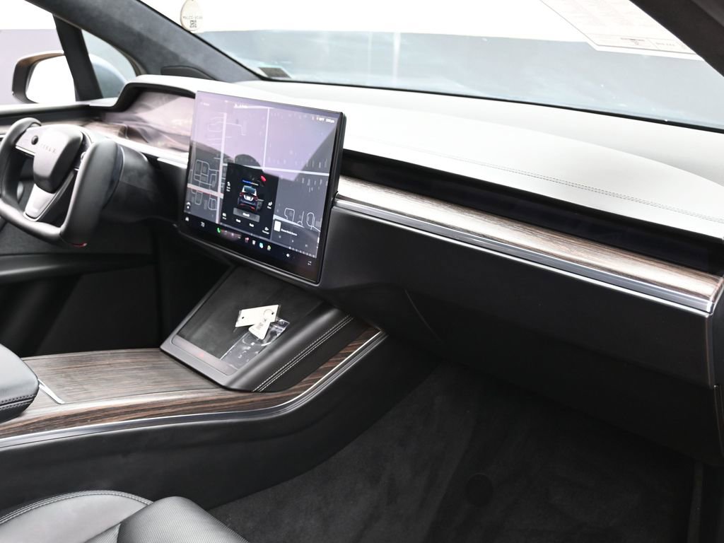Used 2023 Tesla Model X image 42