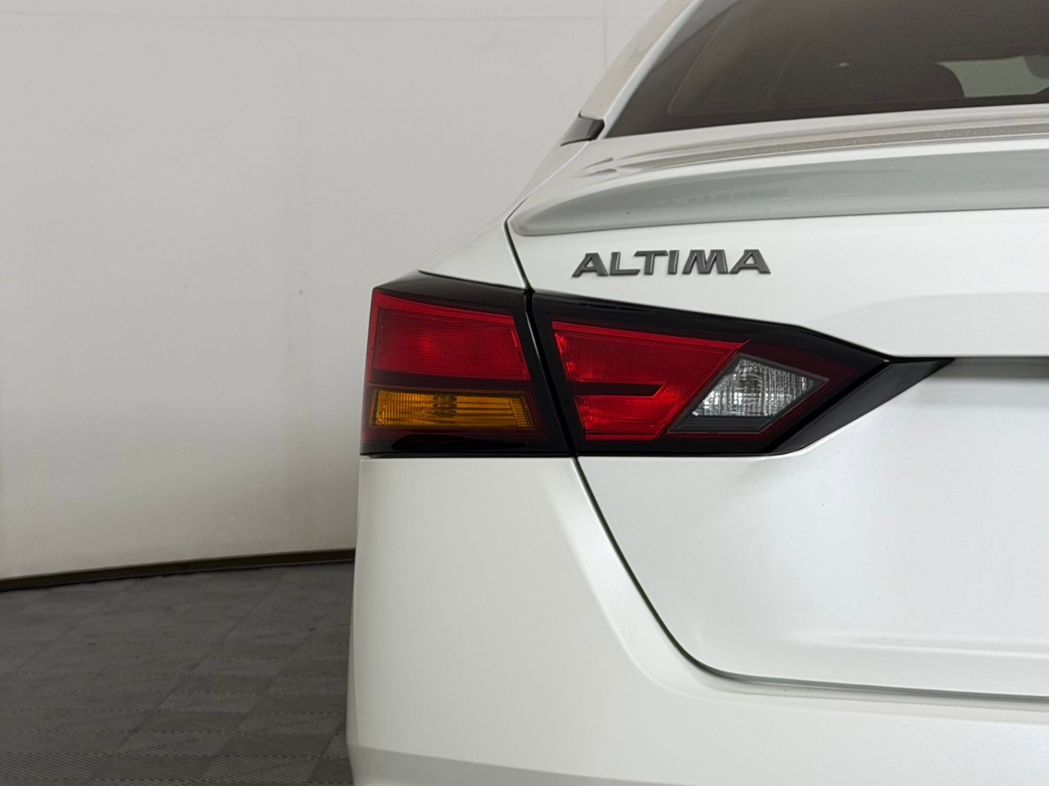 Used 2024 Nissan Altima 2.0 SR image 13