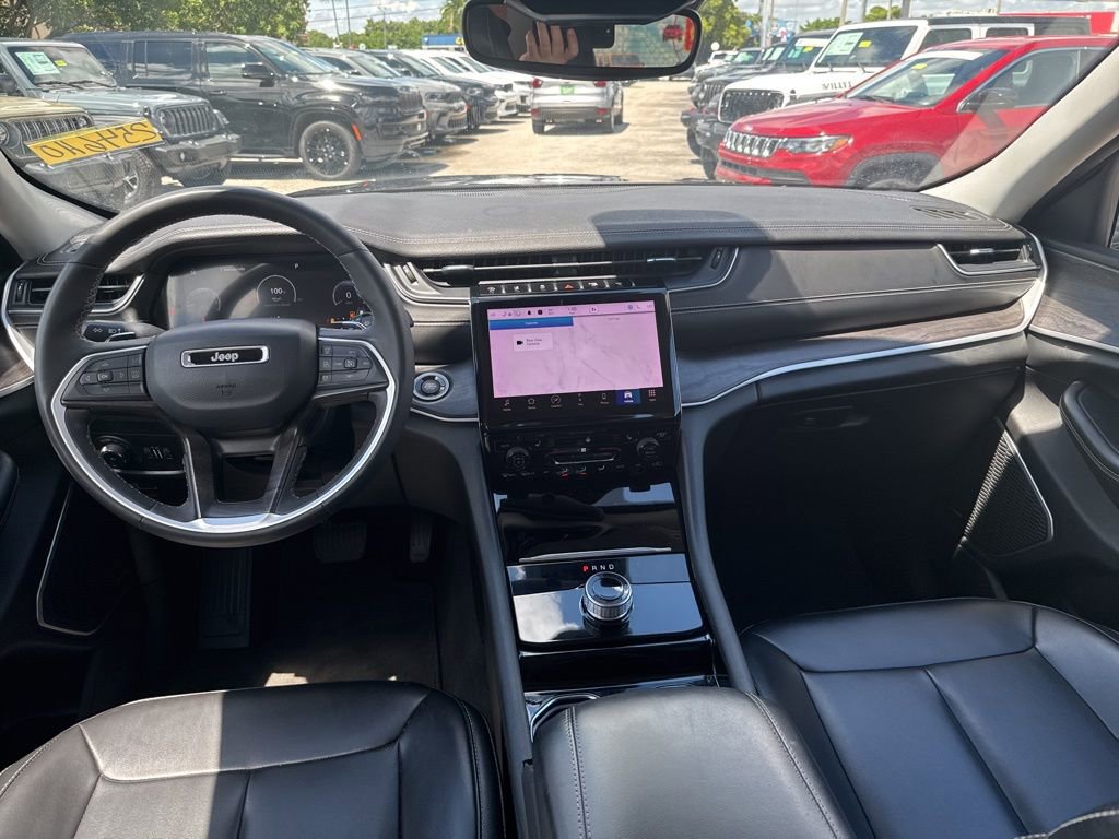 Certified 2023 Jeep Grand Cherokee Limited w/ Black Appearance Package image 10