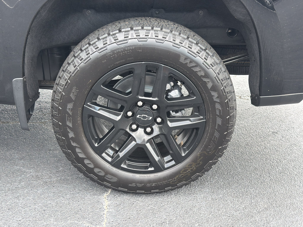 New 2026 Chevrolet Silverado 1500 Custom w/ Turbomax Blackout Package AWD/4WD image 31