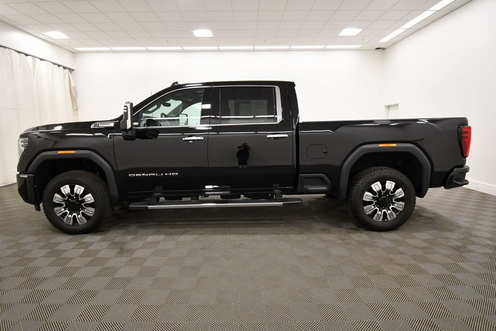 Used 2025 GMC Sierra 2500 Denali w/ Technology Package AWD/4WD image 4