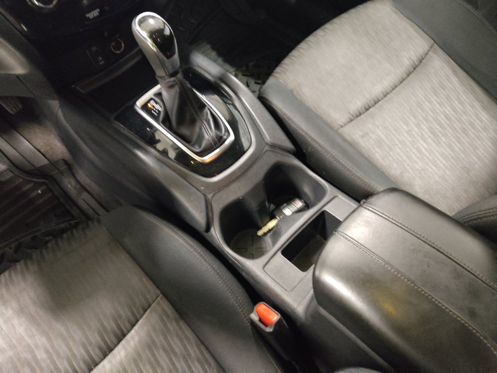 Used 2017 Nissan Rogue S AWD/4WD image 26