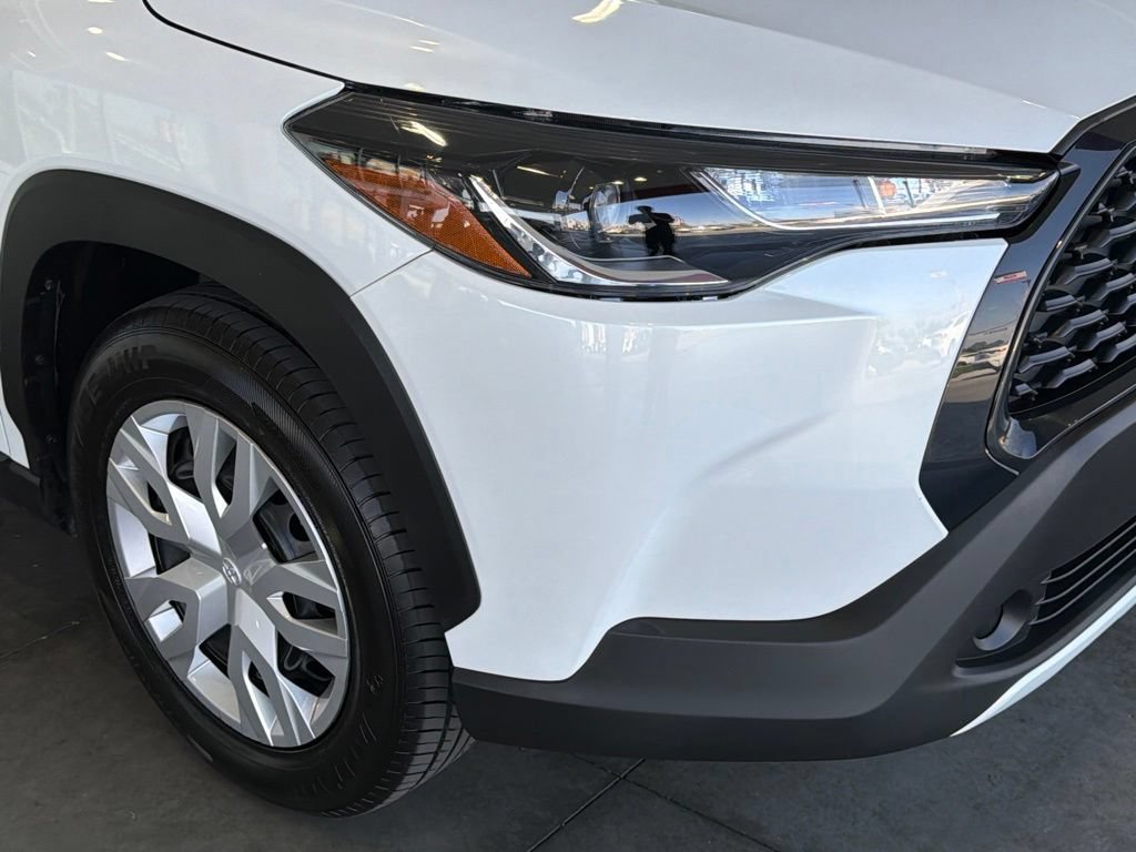 Used 2024 Toyota Corolla Cross L FWD image 8