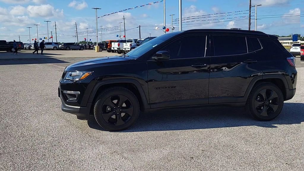 Used 2021 Jeep Compass Latitude image 3