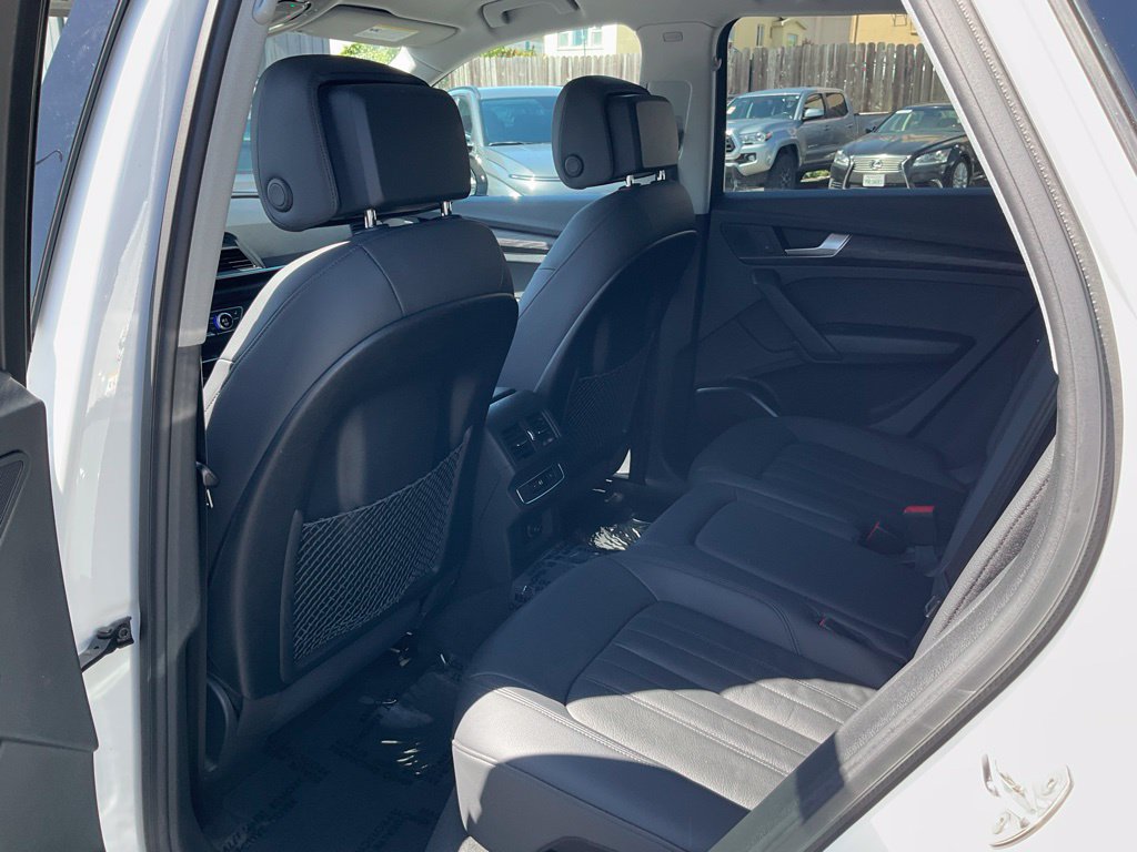 Used 2020 Audi Q5 e Premium w/ Convenience Package AWD/4WD image 27