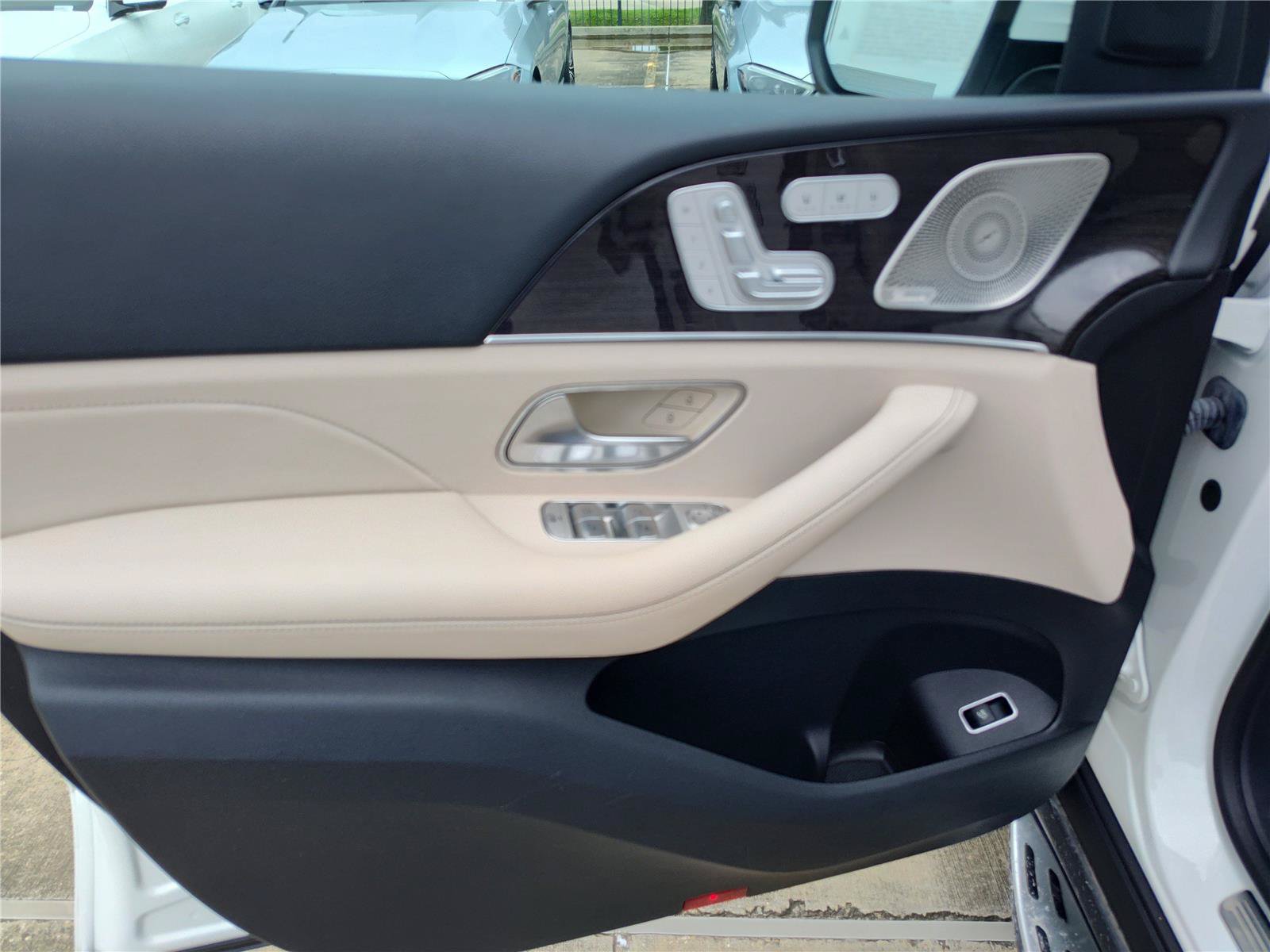 Used 2021 Mercedes-Benz GLS 450 4MATIC image 17