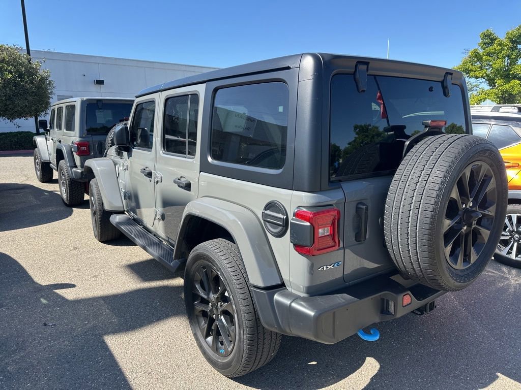 Used 2023 Jeep Wrangler Unlimited Sahara AWD/4WD image 4