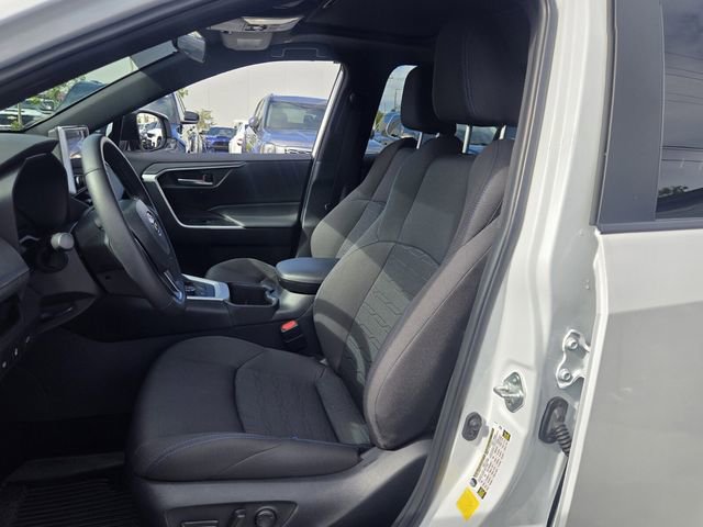 Used 2024 Toyota RAV4 SE w/ Convenience Package image 11