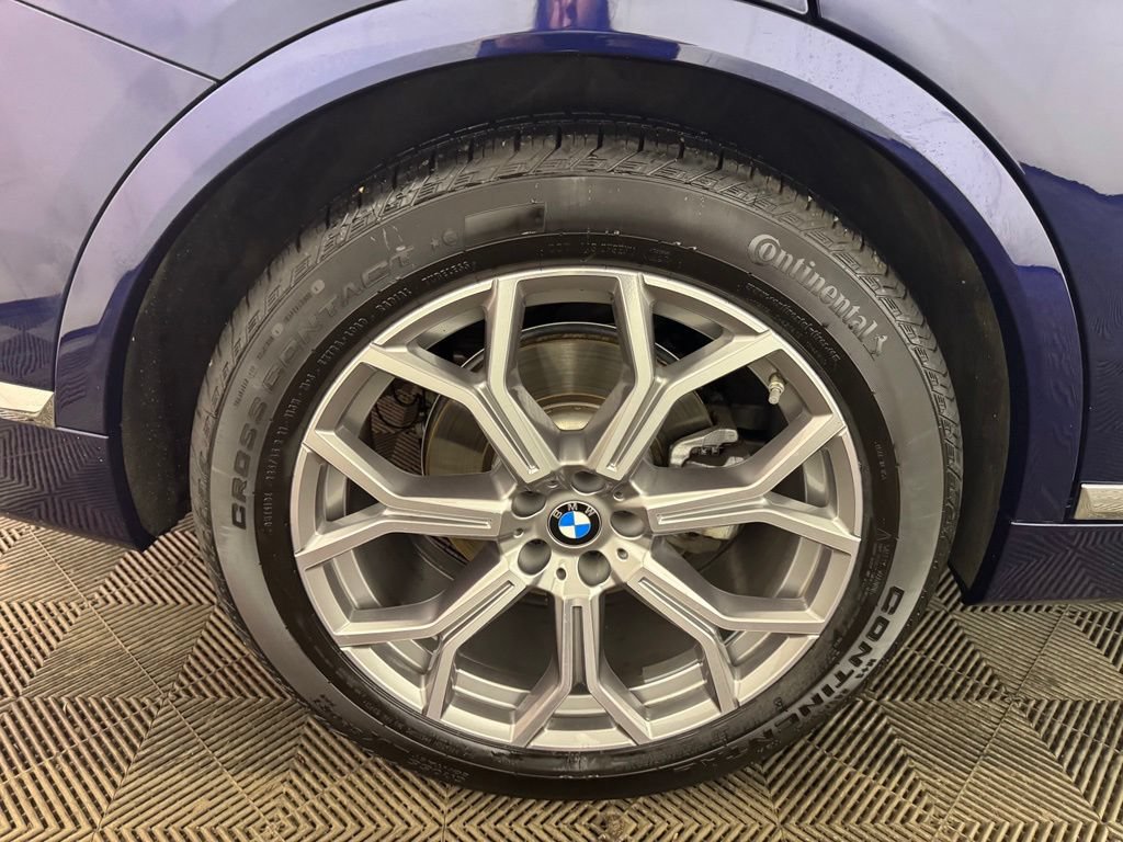 Used 2023 BMW X7 xDrive40i w/ Premium Package AWD/4WD image 40