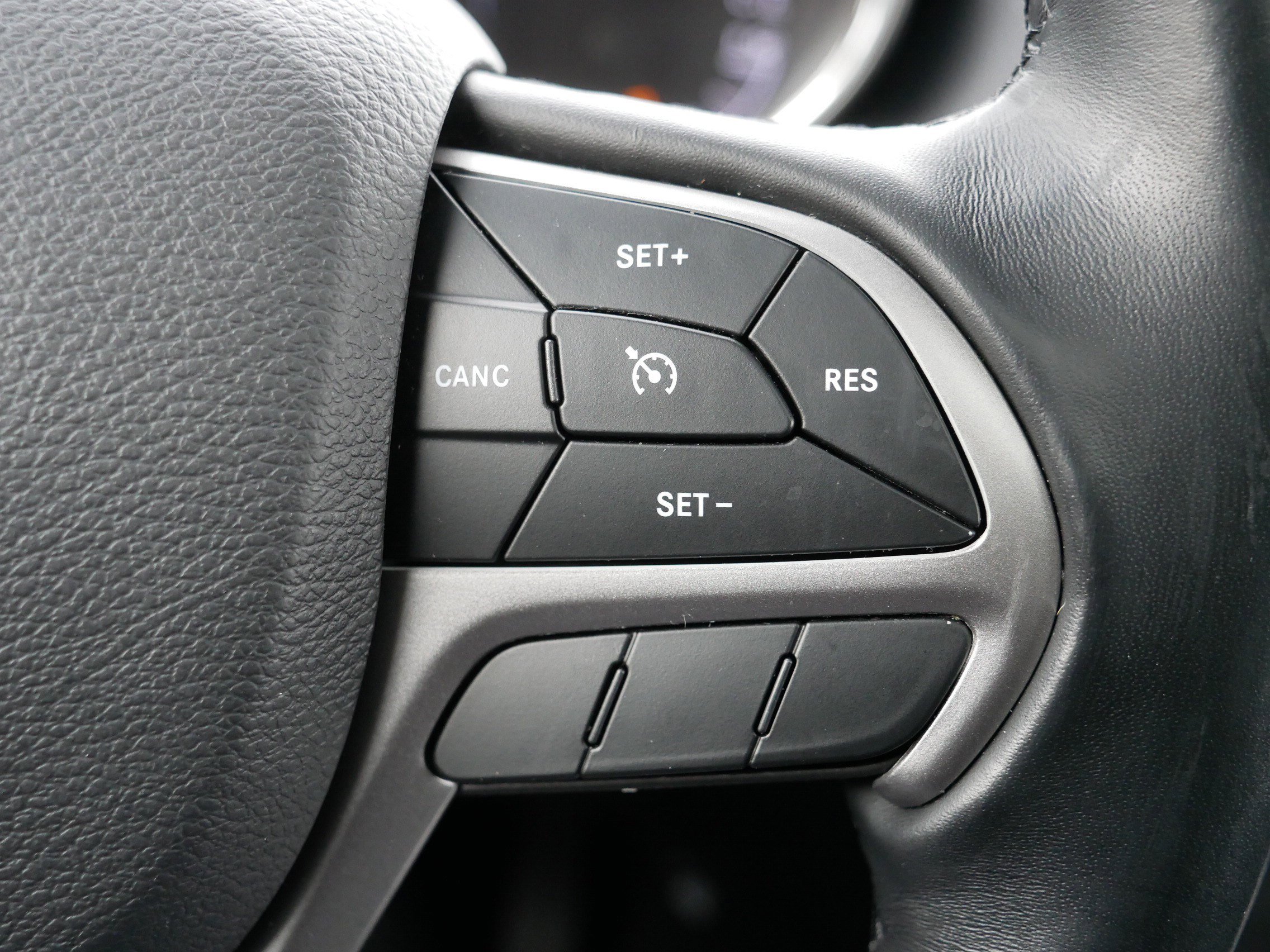 Used 2021 Jeep Grand Cherokee Laredo image 29