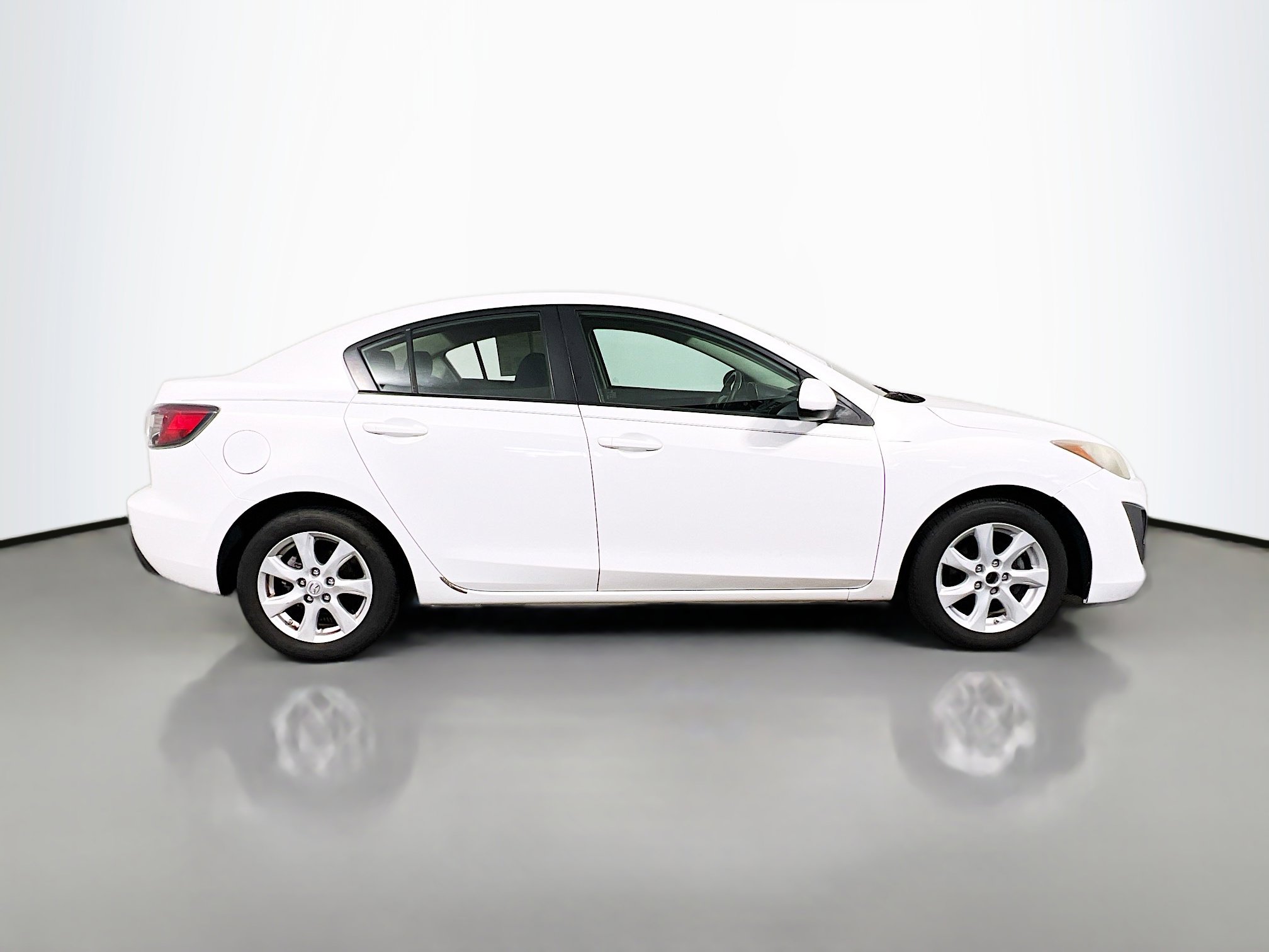 Used 2011 MAZDA MAZDA3 i Touring image 3