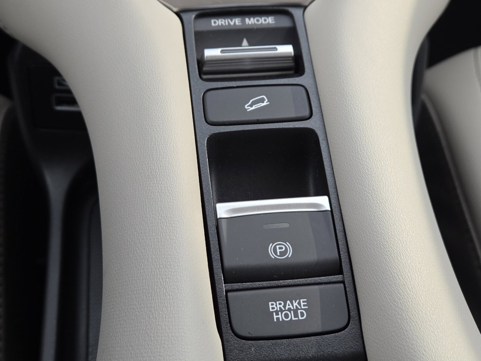 Used 2023 Honda HR-V EX-L image 8