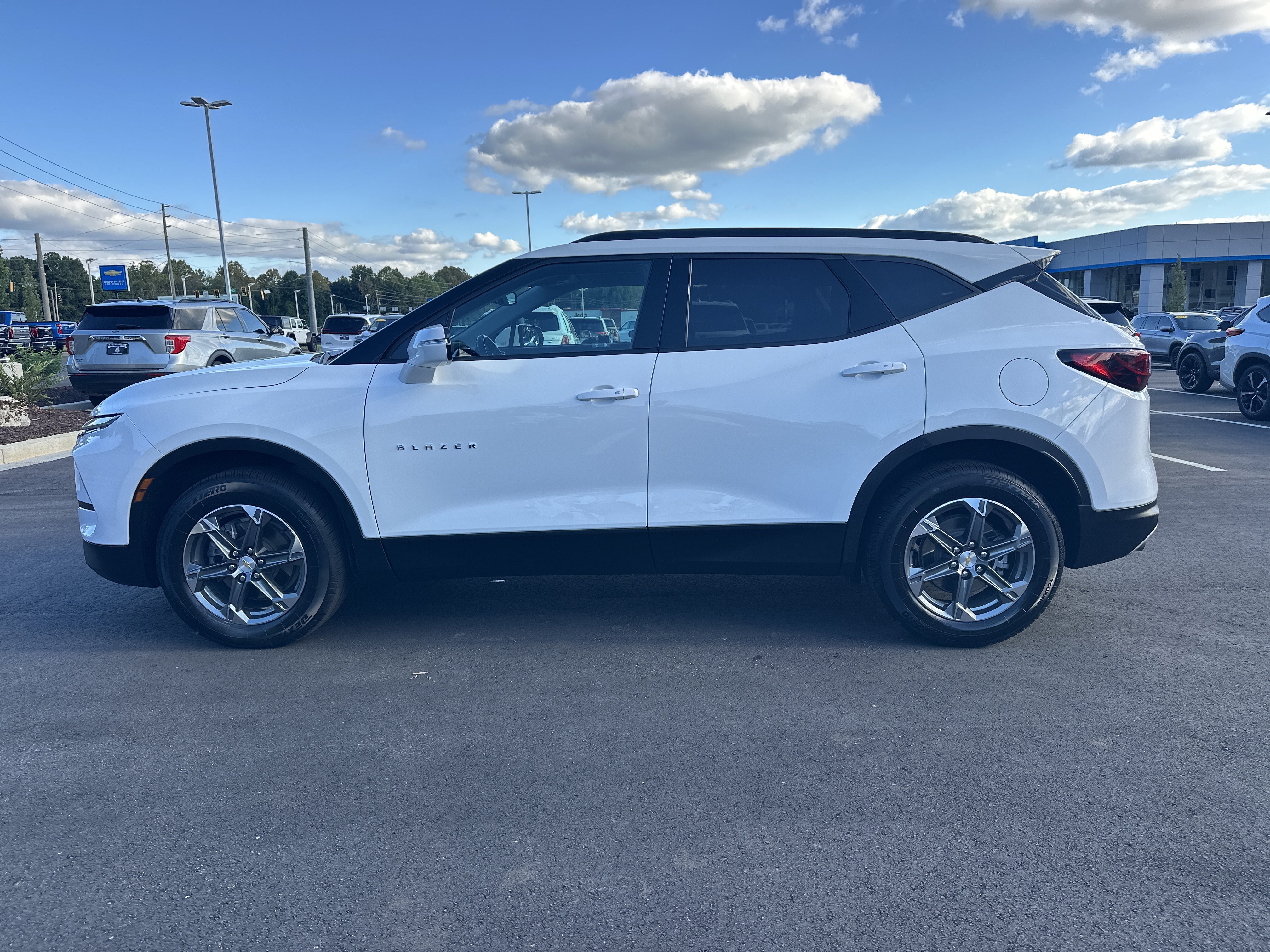 Used 2024 Chevrolet Blazer LT FWD image 5