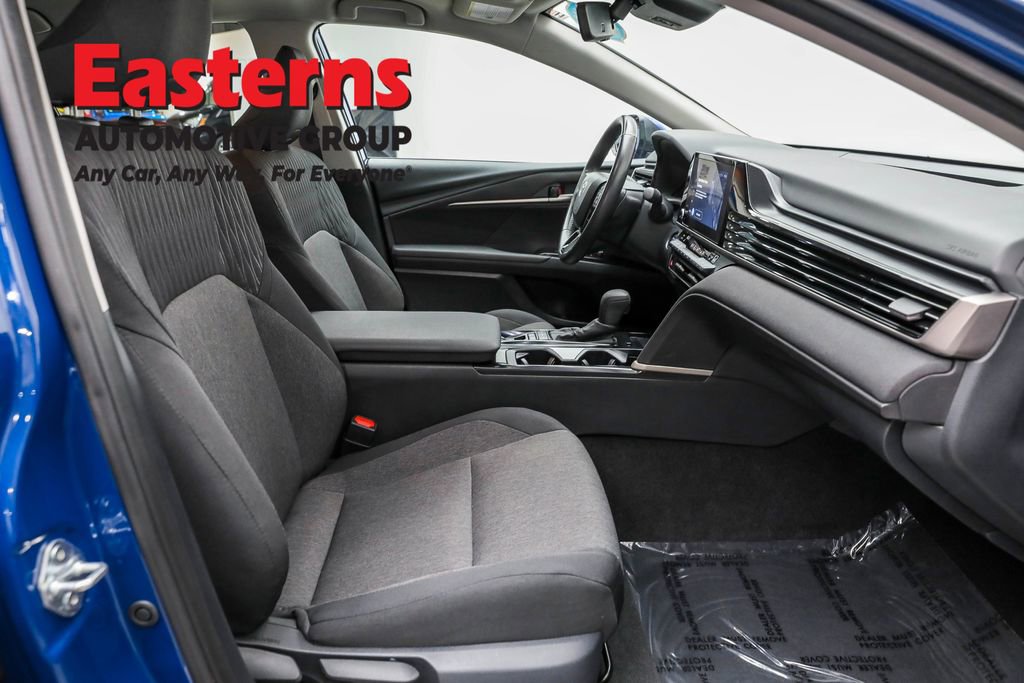 Used 2025 Toyota Camry LE w/ Convenience Package image 22