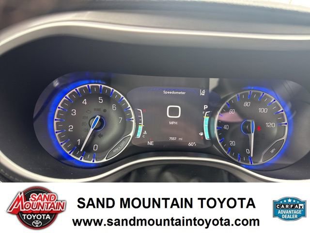 Used 2025 Chrysler Pacifica Select FWD image 16