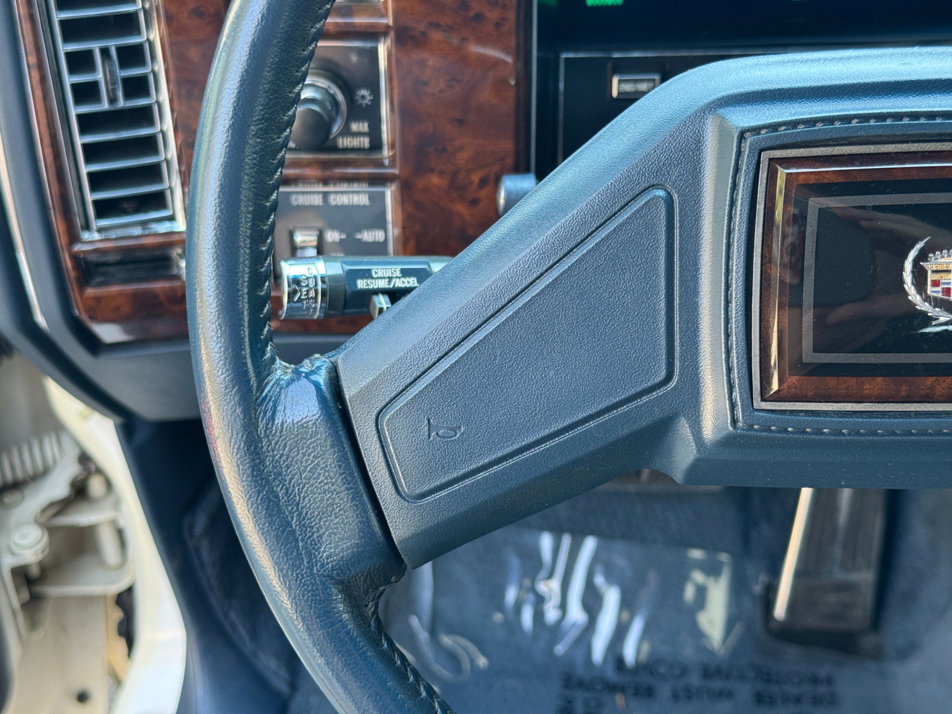 Used 1991 Cadillac Brougham image 34