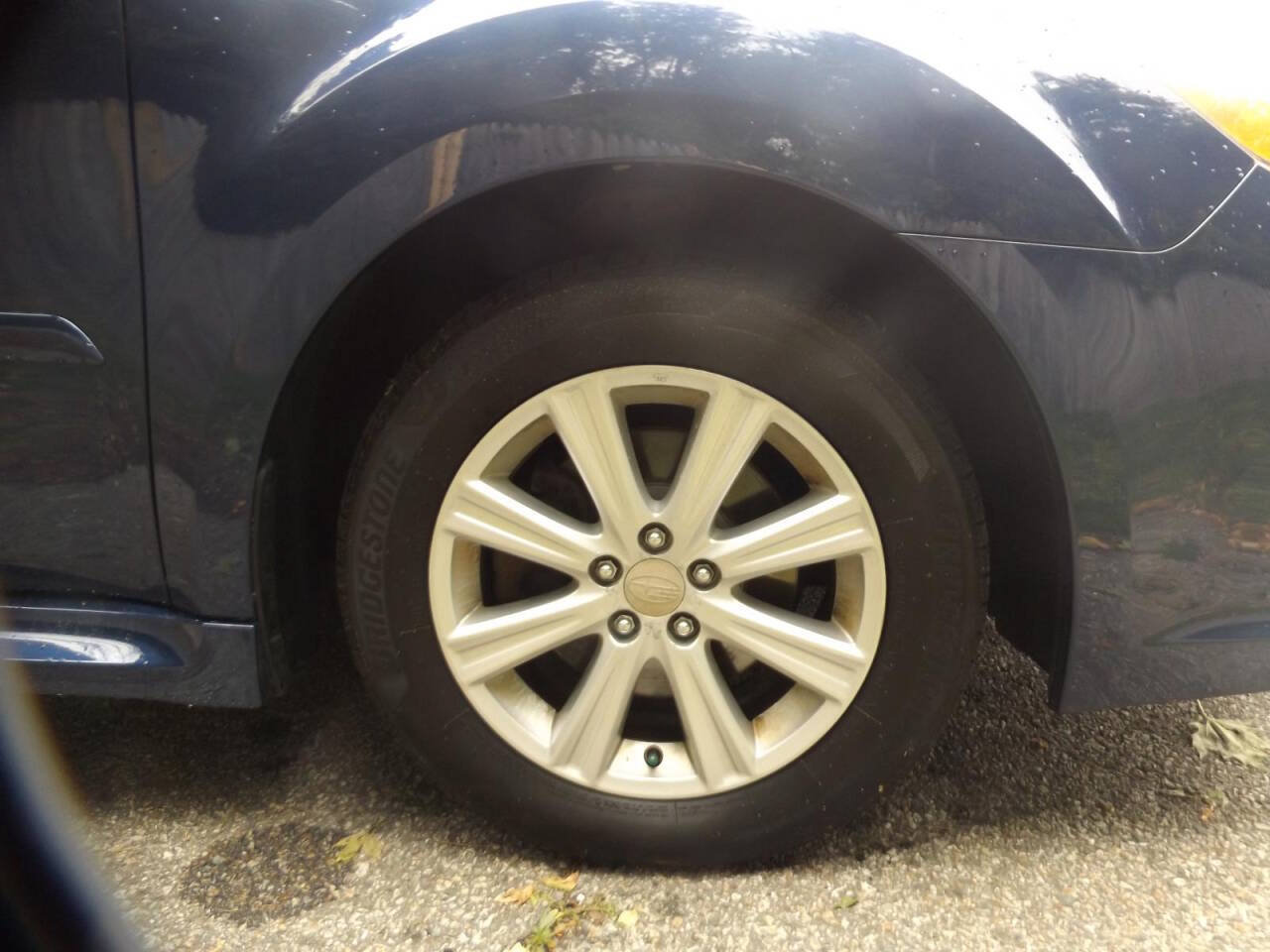 Used 2011 Subaru Legacy 2.5i Premium AWD/4WD image 24