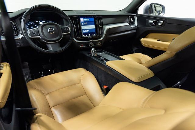 Used 2018 Volvo XC60 T8 Momentum image 20