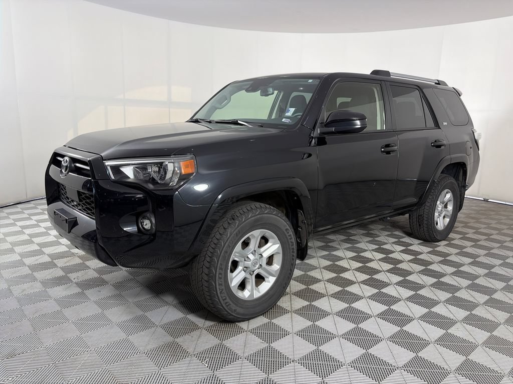 Used 2022 Toyota 4Runner SR5 AWD/4WD image 3